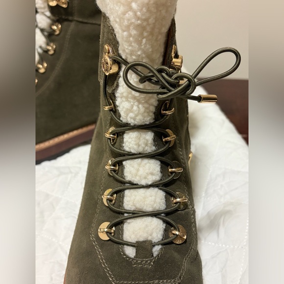 Franco Sarto Women's Olive Suede Lace-Up Boots, size 11, EUC - Picture 5 of 13